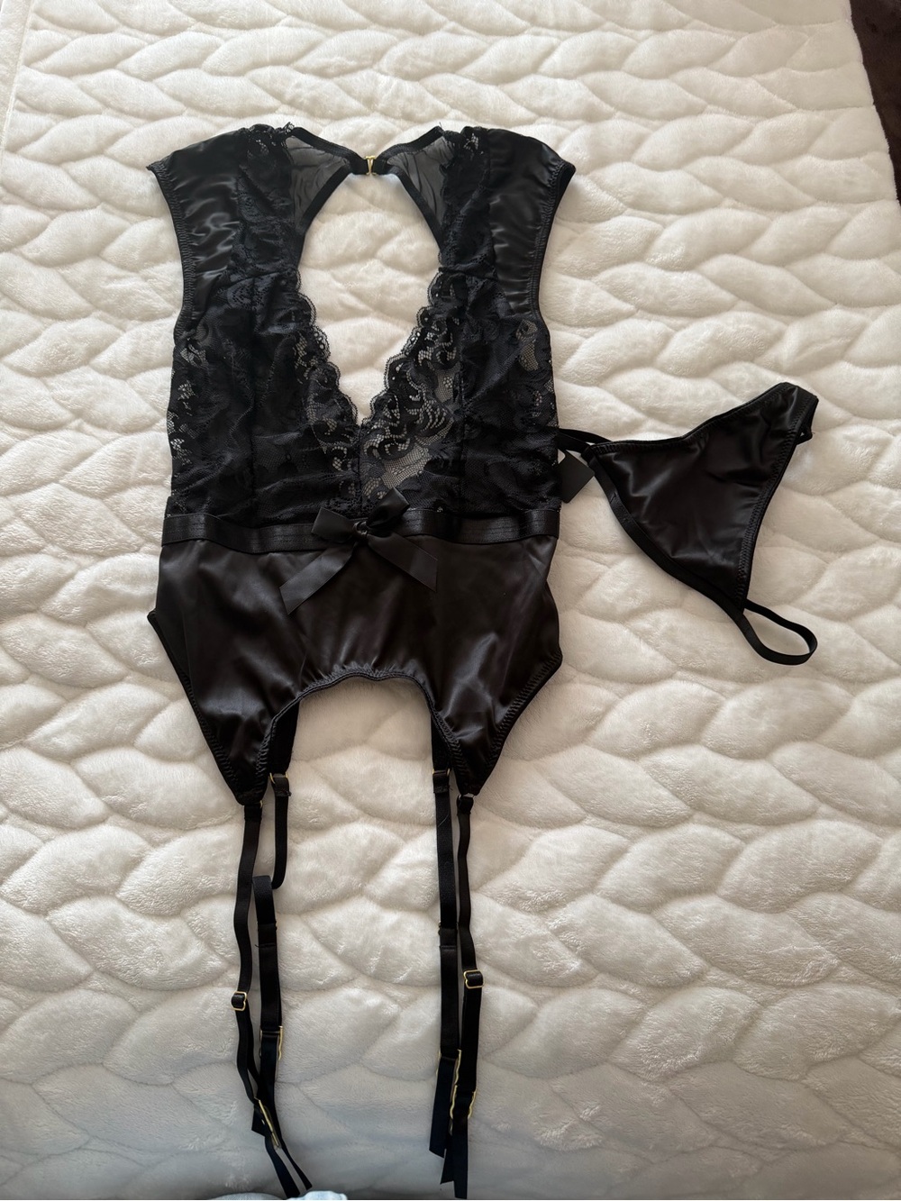 NEW! Fashion Nova Black 2-pc Lace Plunge Bodysuit with Satin Waist size small - Picture 4 of 11